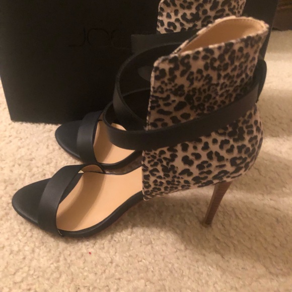 Joe’s leopard print sandal size 8 - Picture 2 of 4